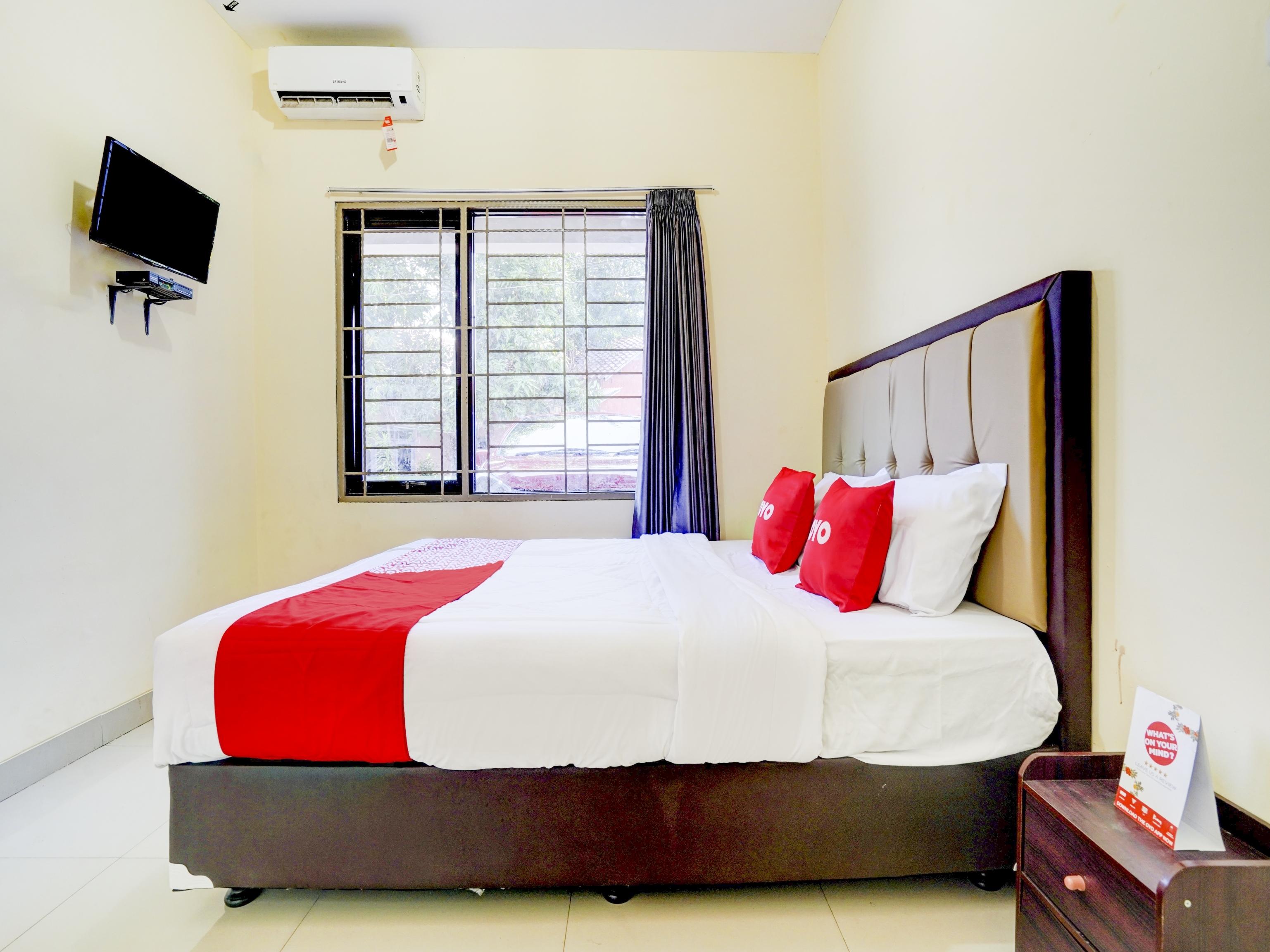 Oyo 90052 Star House Hotel Cirebon Exterior photo