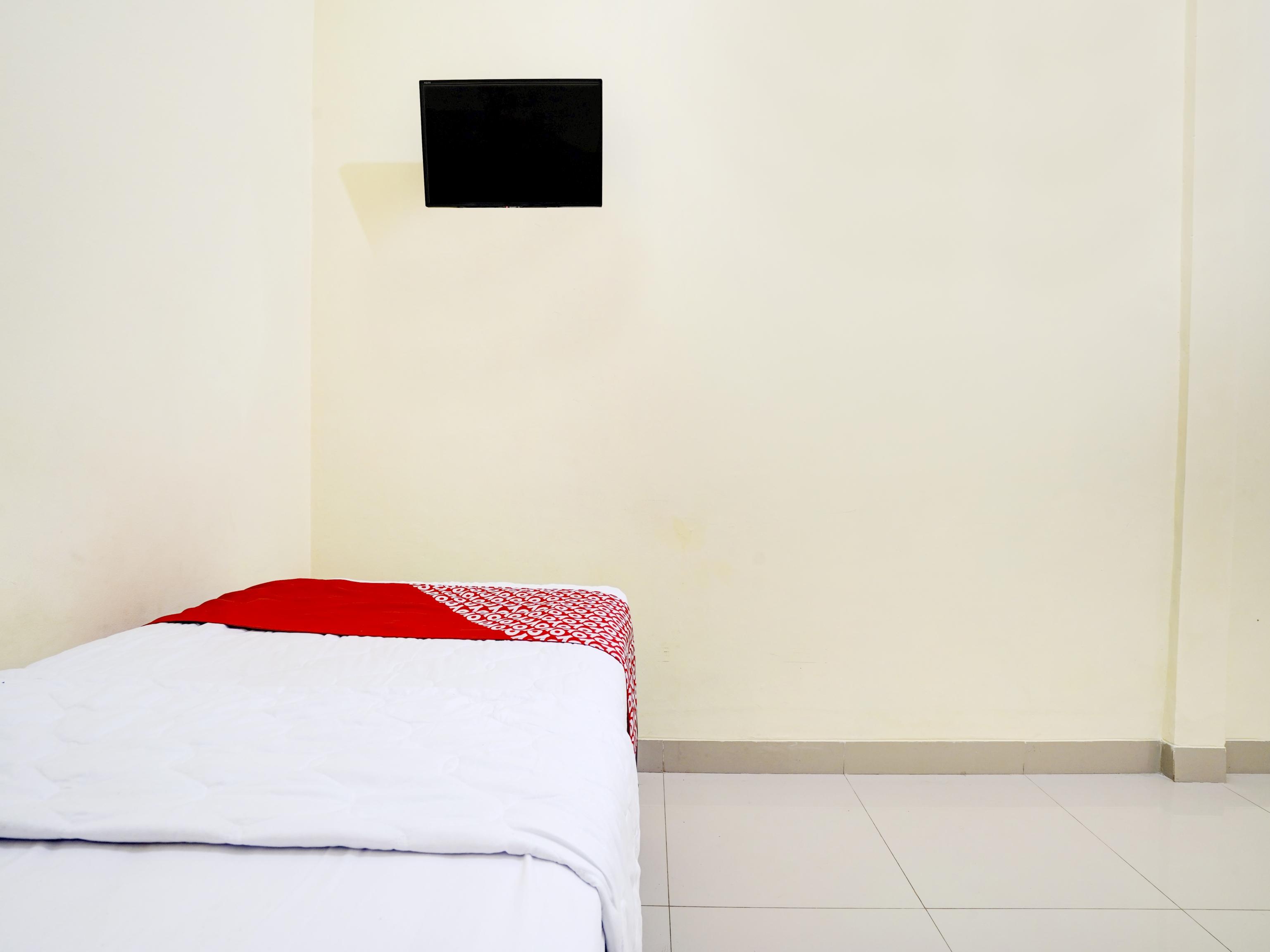 Oyo 90052 Star House Hotel Cirebon Exterior photo