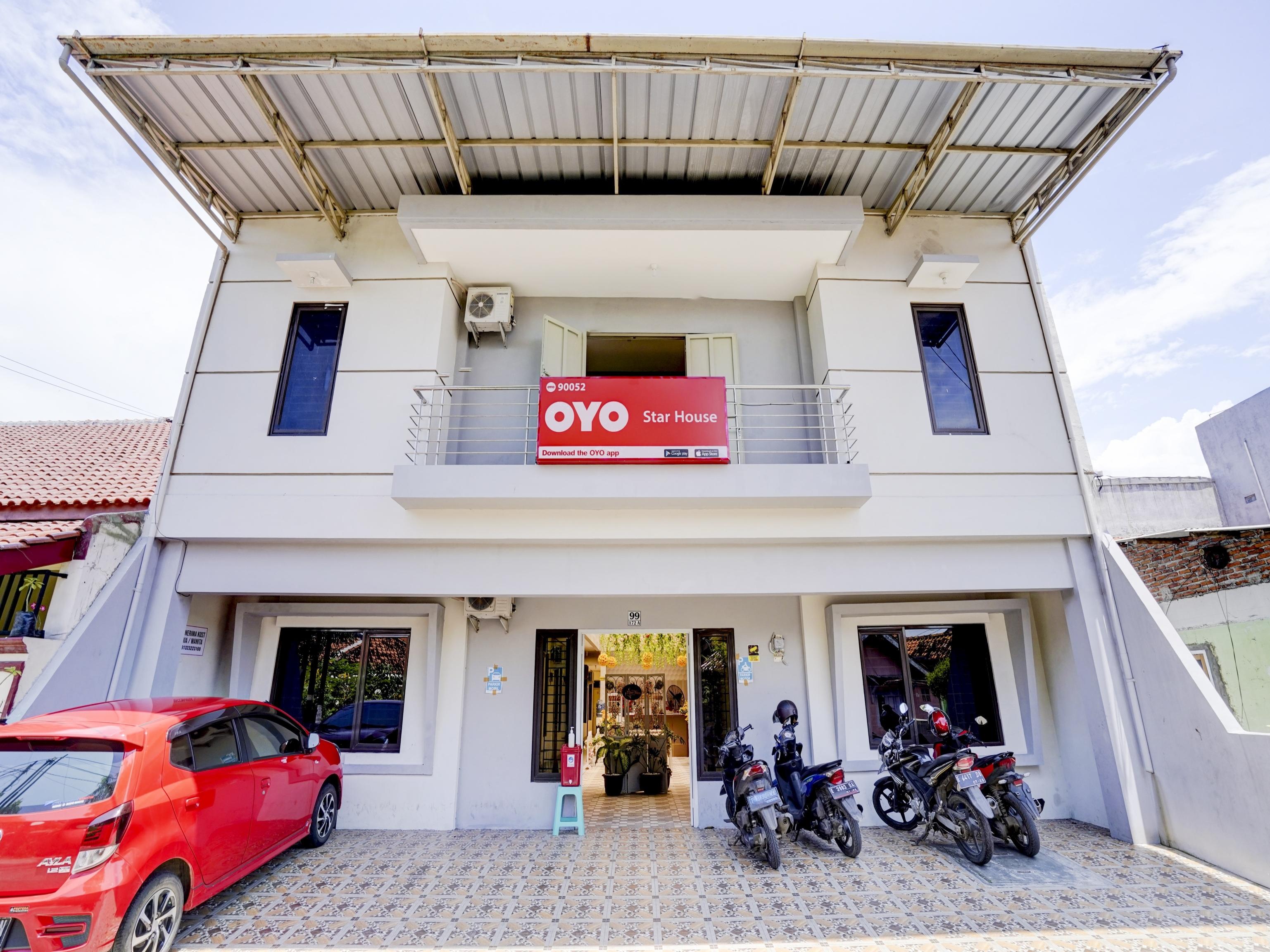 Oyo 90052 Star House Hotel Cirebon Exterior photo